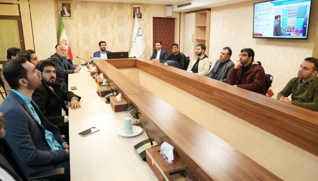 بازدید دانشجویان رشته تجارت الکترونیک از شرکت داده پردازی فن آوا